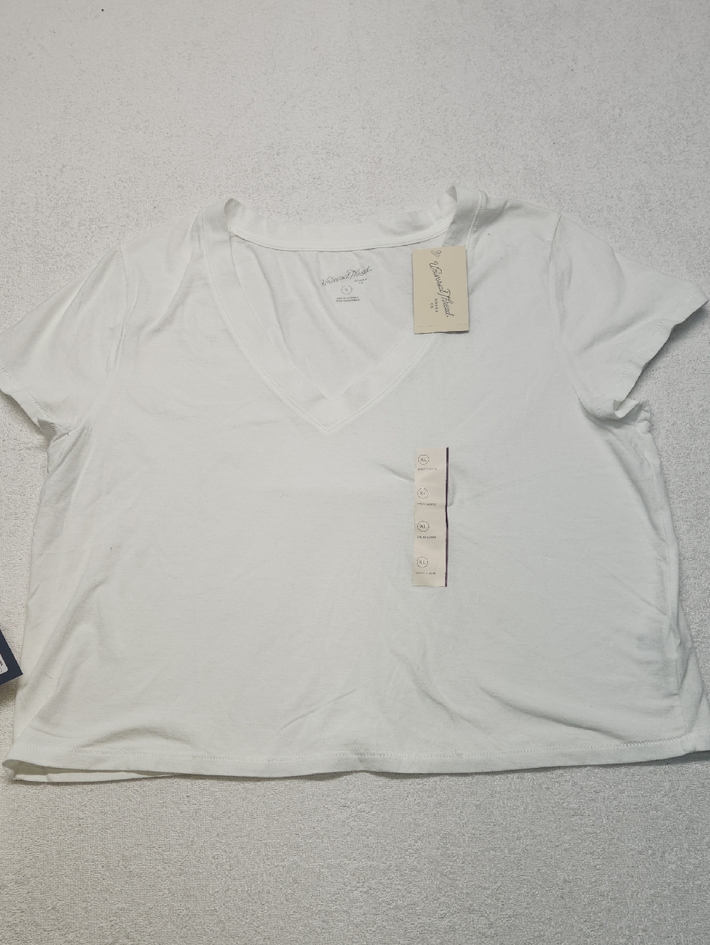Universal Thread- Classic White V-Neck Short Sleeve Tee
